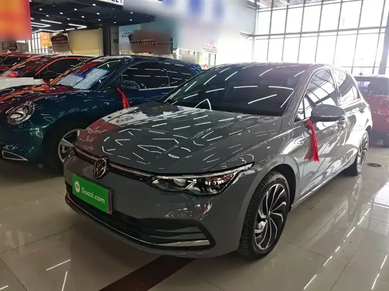 Volkswagen Golf, 2024