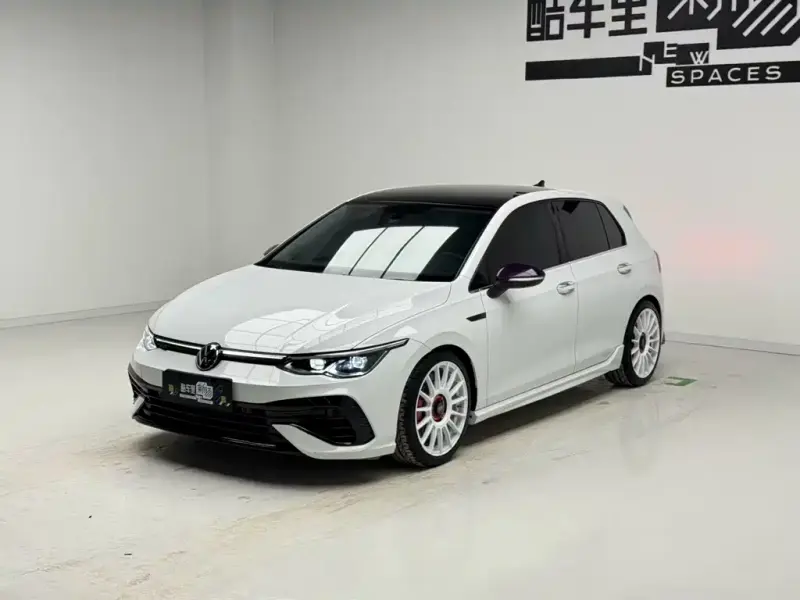 Volkswagen Golf, 2024