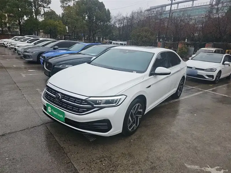 Volkswagen Sagitar, 2025