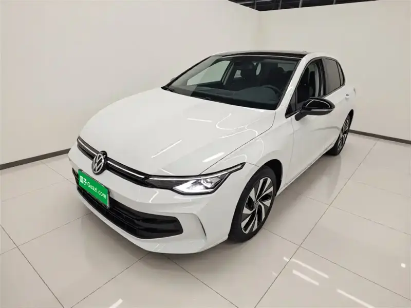 Volkswagen Golf, 2025