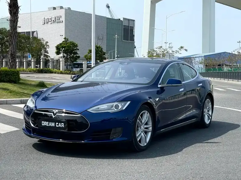 Tesla Model S, 2016