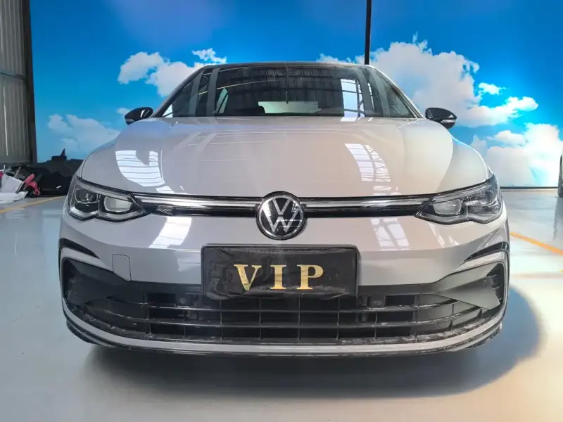 Volkswagen Golf, 2022