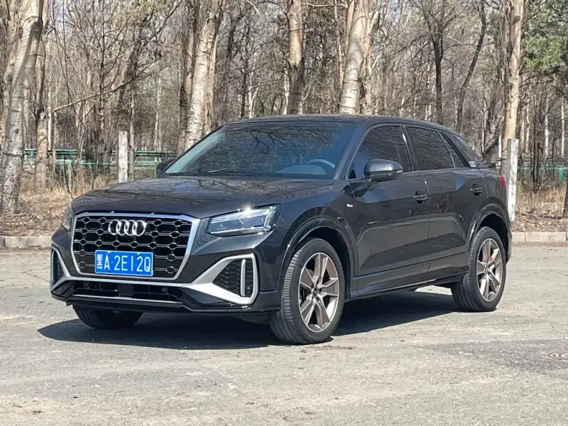Audi Q2L, 2022