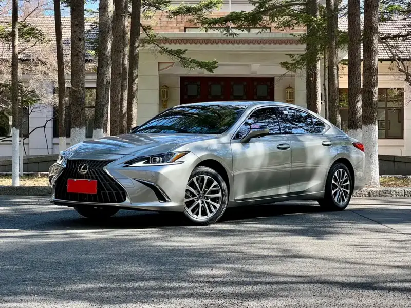 Lexus ES, 2024