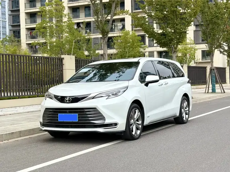 Toyota Sienna, 2024