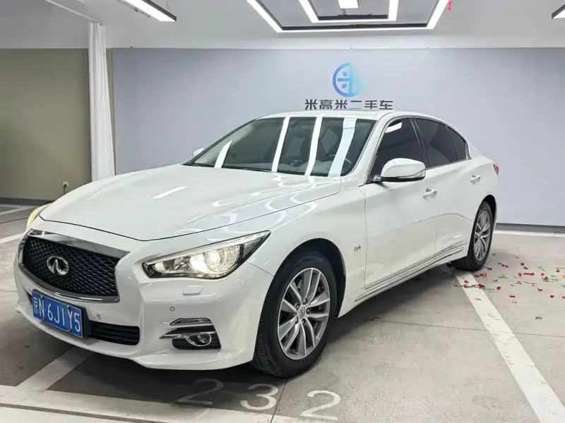 Infiniti Q50L, 2017