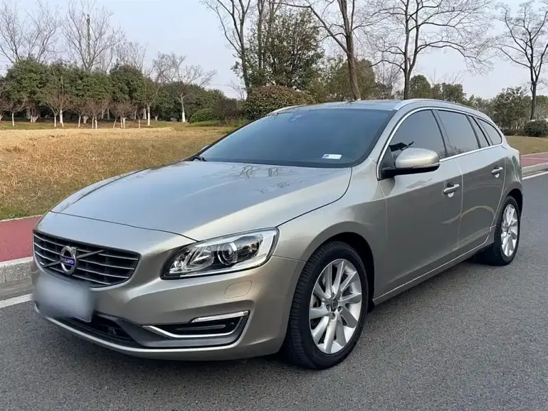 Volvo V60, 2015