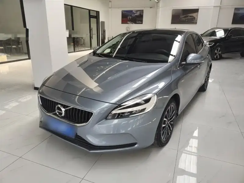 Volvo V40, 2018