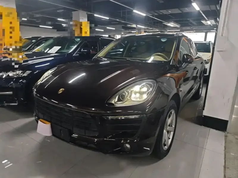 Porsche Macan, 2015