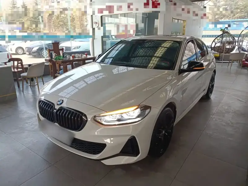 BMW 1 Series, 2022