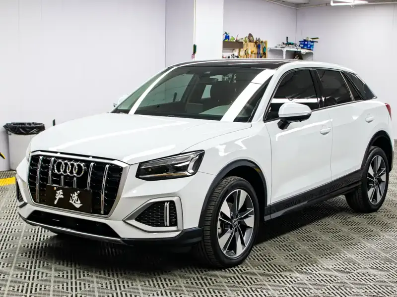 Audi Q2L, 2022