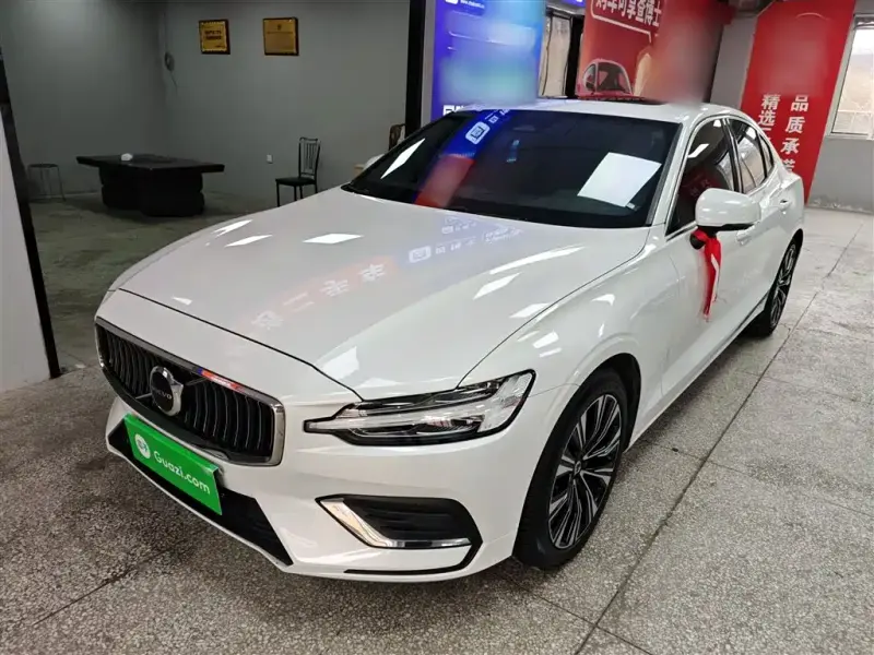 Volvo S60, 2022