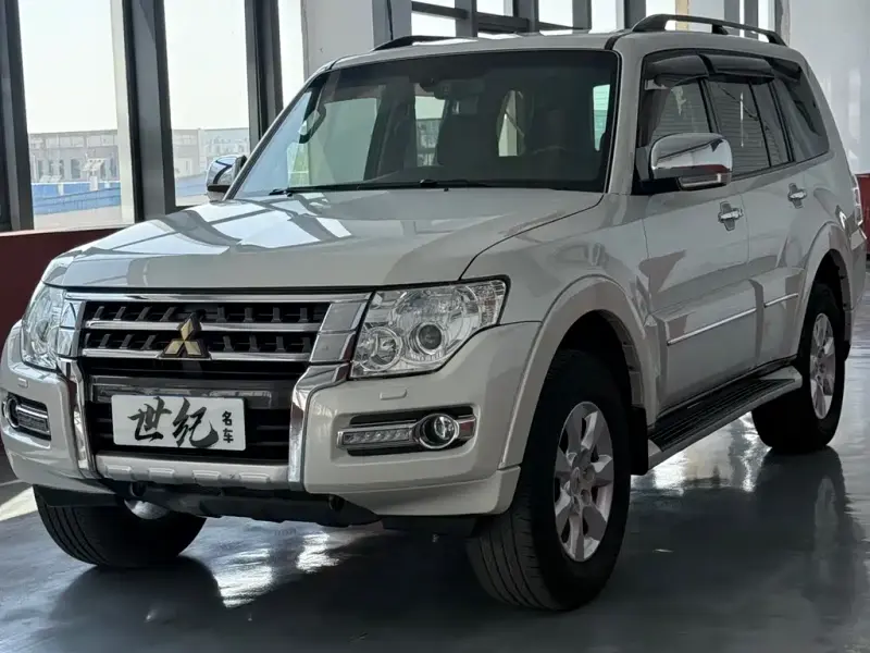 Mitsubishi Pajero (Import), 2020