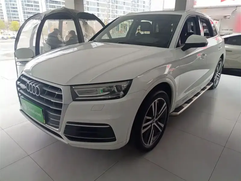 Audi Q5L, 2021