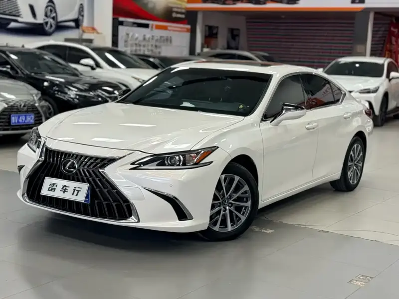 Lexus ES, 2024