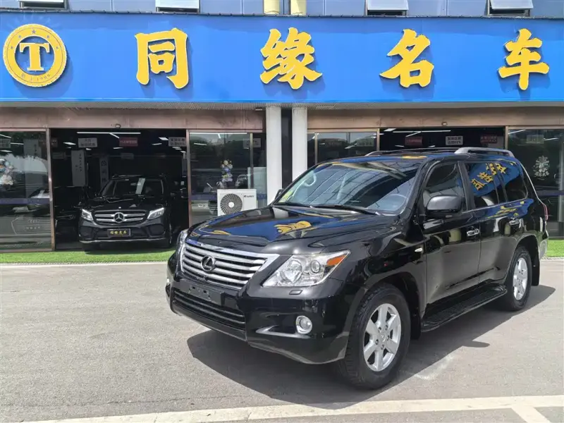 Lexus LX, 2010