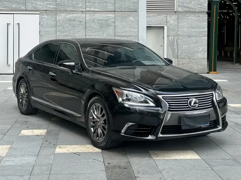 Lexus LS, 2013