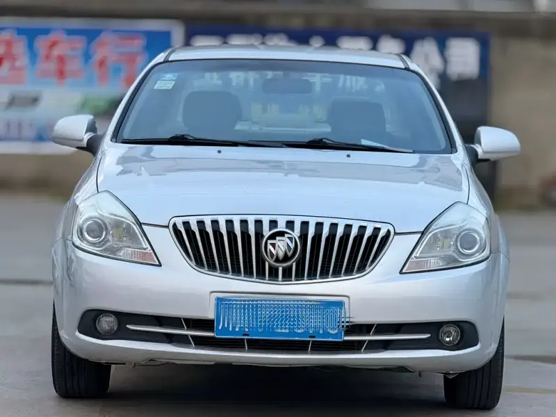 Buick Excelle, 2013