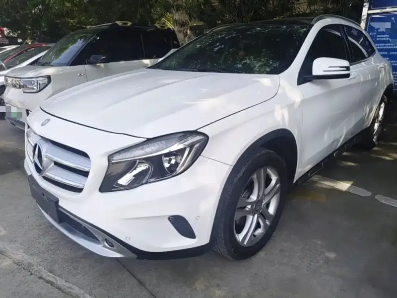 Mercedes-Benz GLA, 2015