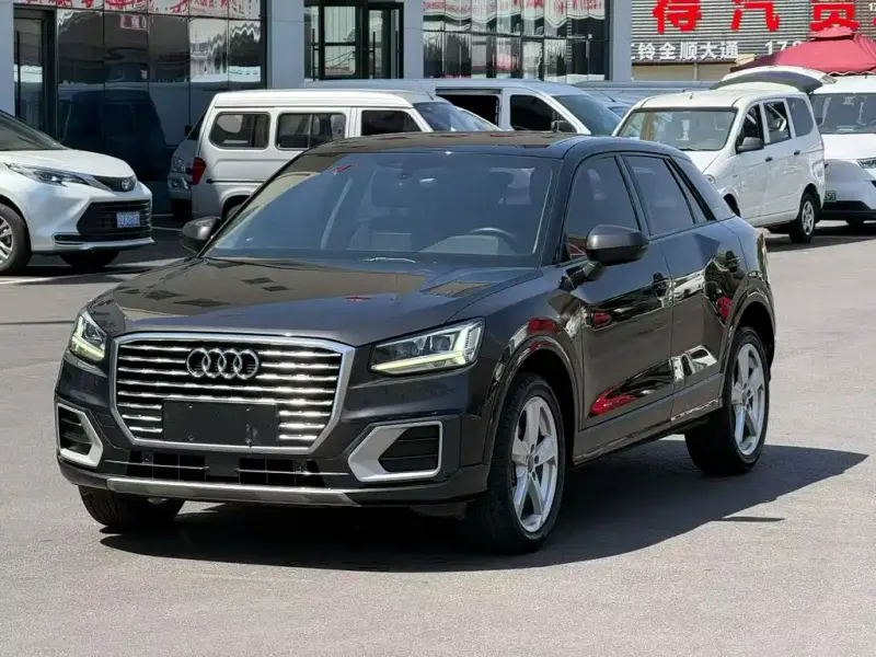Audi Q2L, 2019