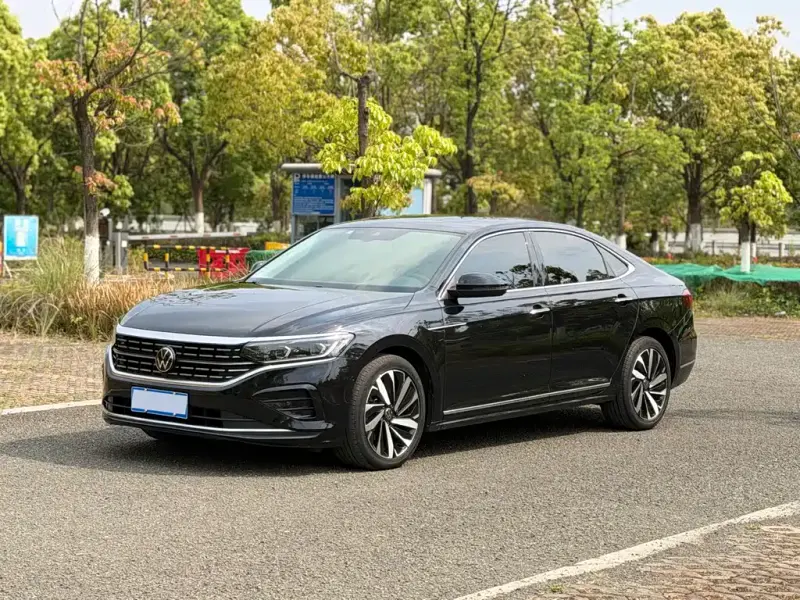 Volkswagen Passat, 2022