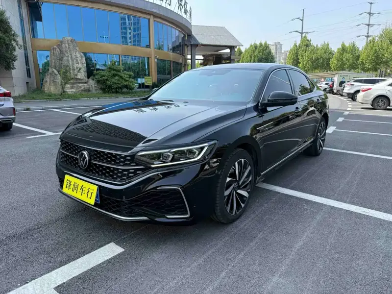 Volkswagen Passat, 2022