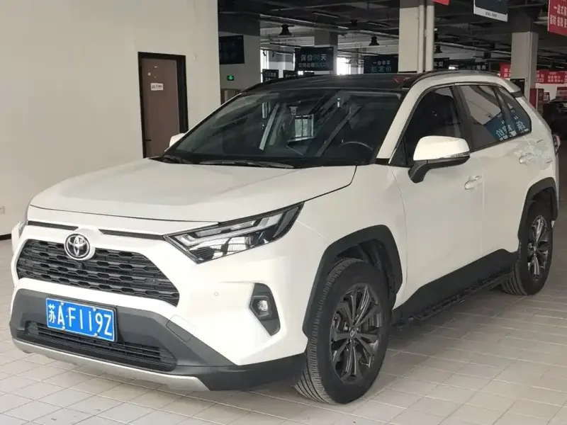 Toyota RAV4, 2023