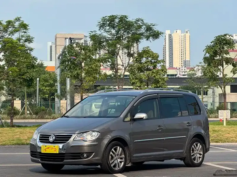 Volkswagen Touran, 2010