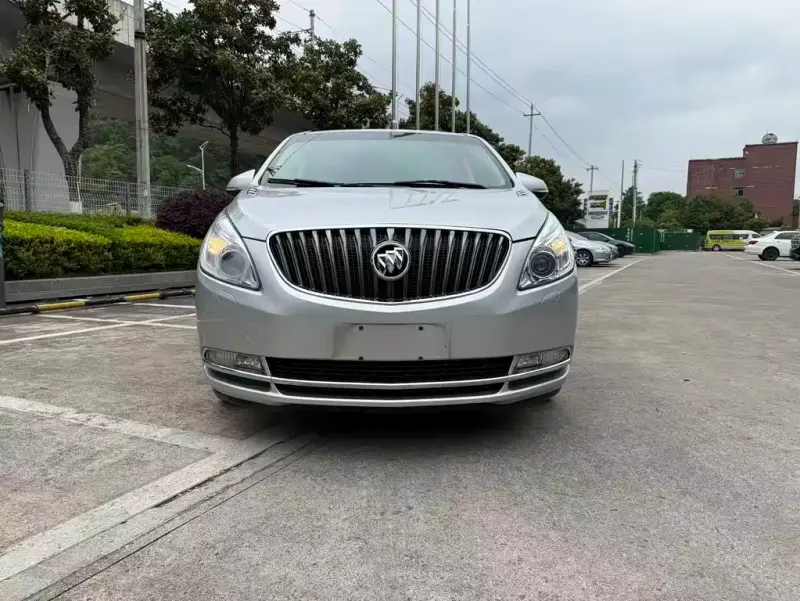 Buick GL8, 2016