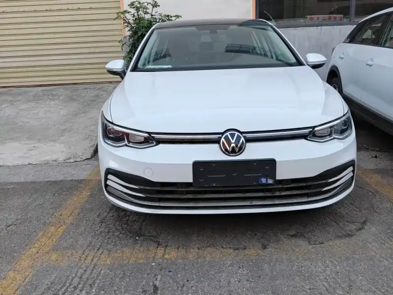 Volkswagen Golf, 2023