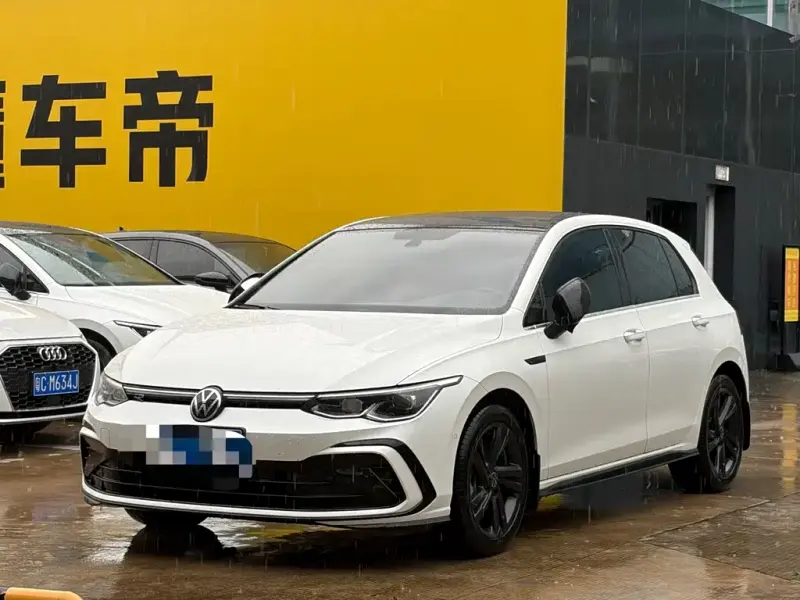 Volkswagen Golf, 2023