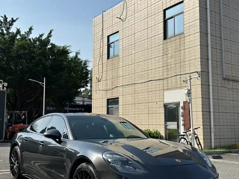 Porsche Panamera, 2022