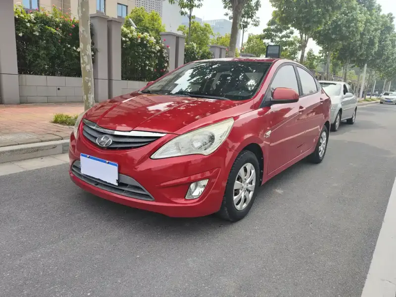 Hyundai Verna, 2012