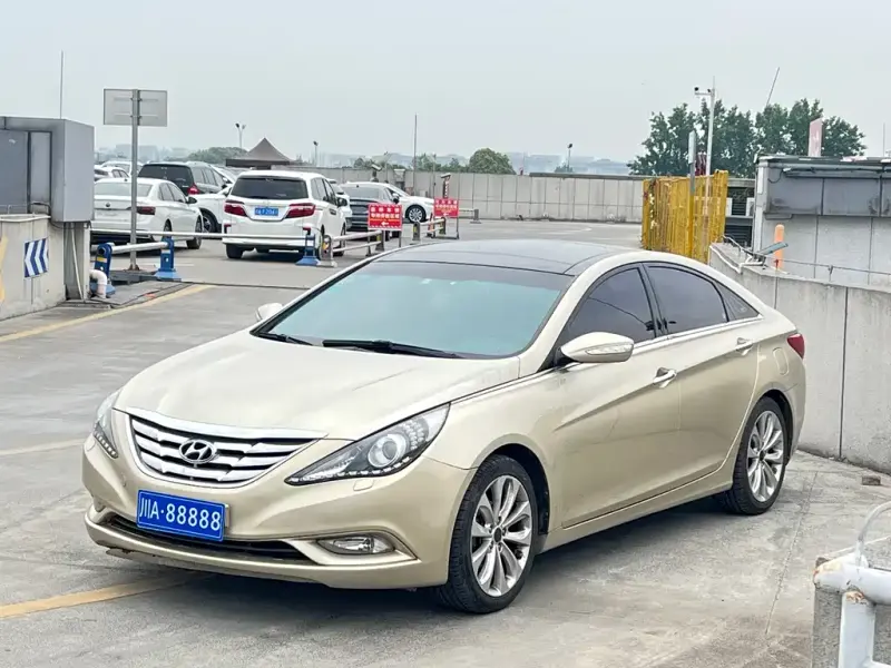 Hyundai Sonata, 2012