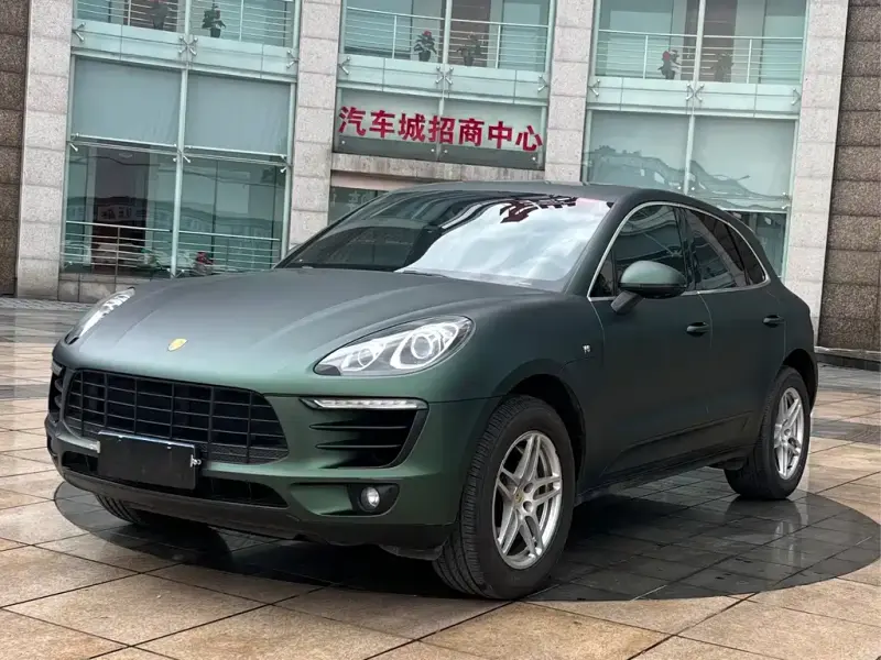 Porsche Macan, 2015