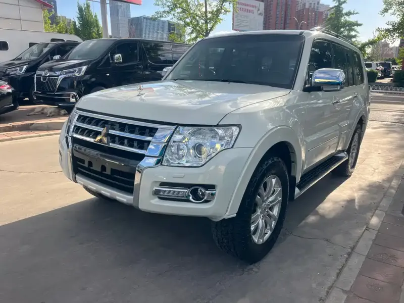 Mitsubishi Pajero (Import), 2019