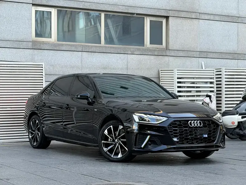 Audi A4L, 2023
