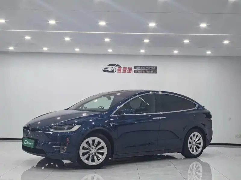 Tesla Model X, 2017