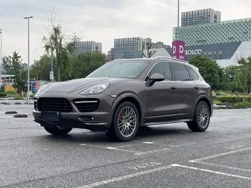 Porsche Cayenne, 2013