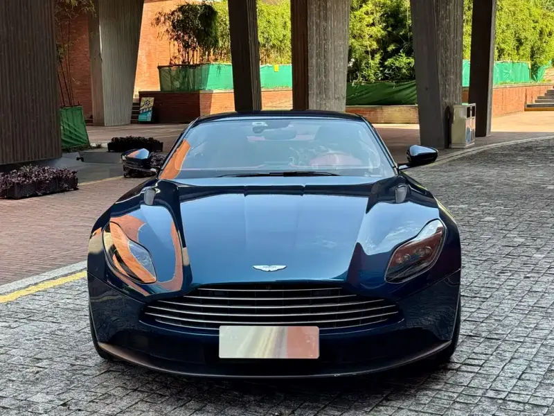 Aston Martin DB11, 2020