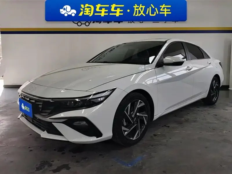 Hyundai Elantra, 2024