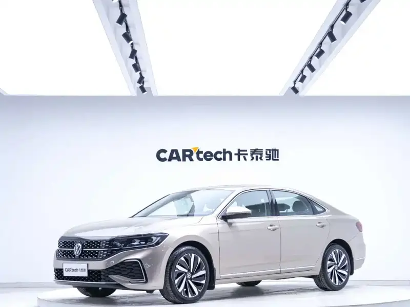 Volkswagen Passat, 2022