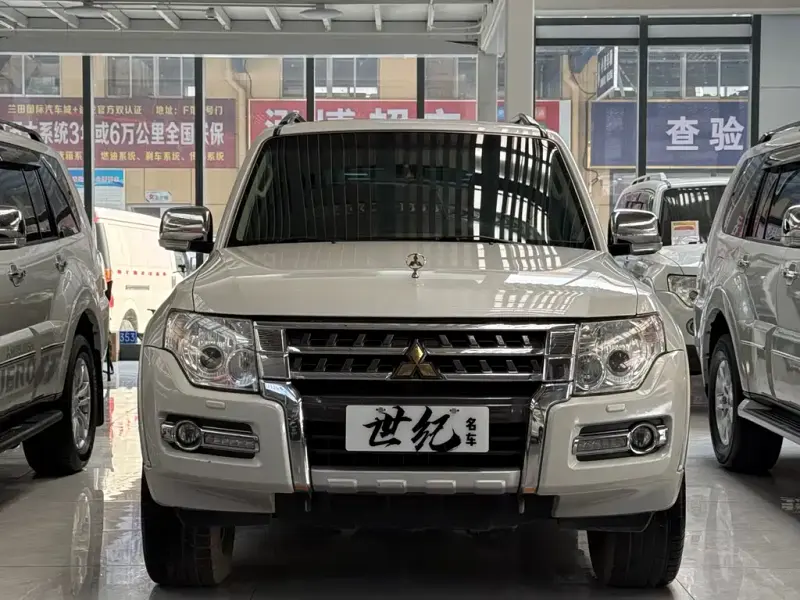 Mitsubishi Pajero (Import), 2018