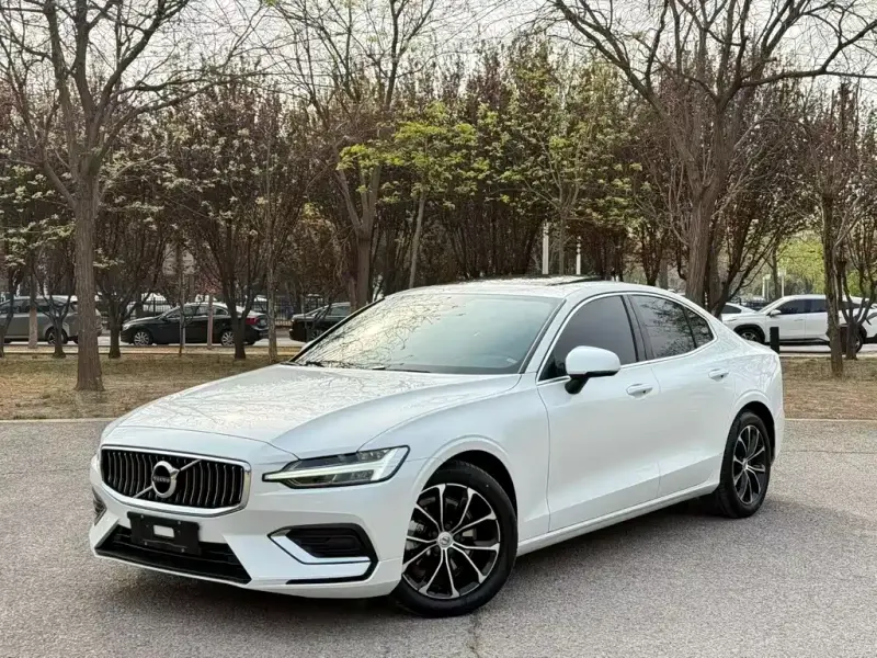 Volvo S60, 2022