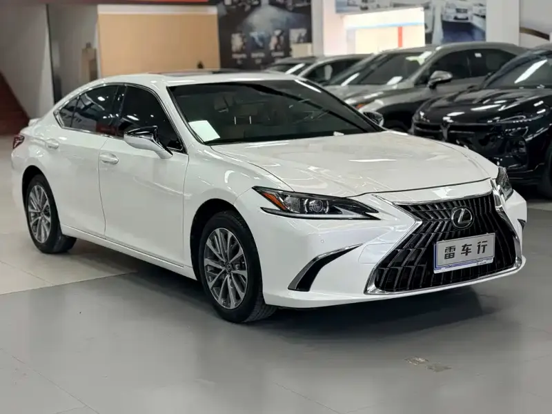 Lexus ES, 2023