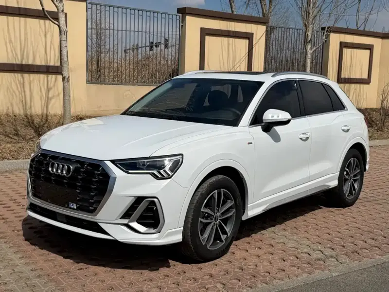 Audi Q3, 2022