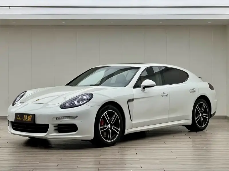 Porsche Panamera, 2015