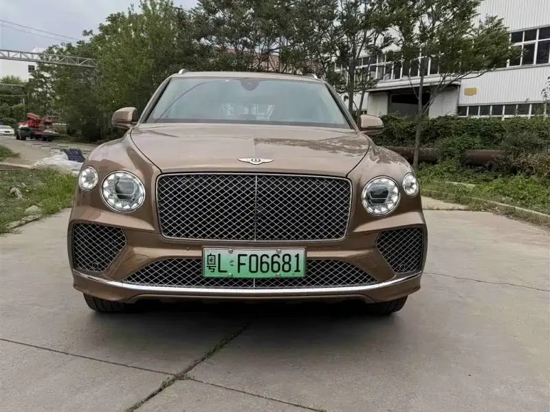 Bentley Bentayga PHEV, 2023