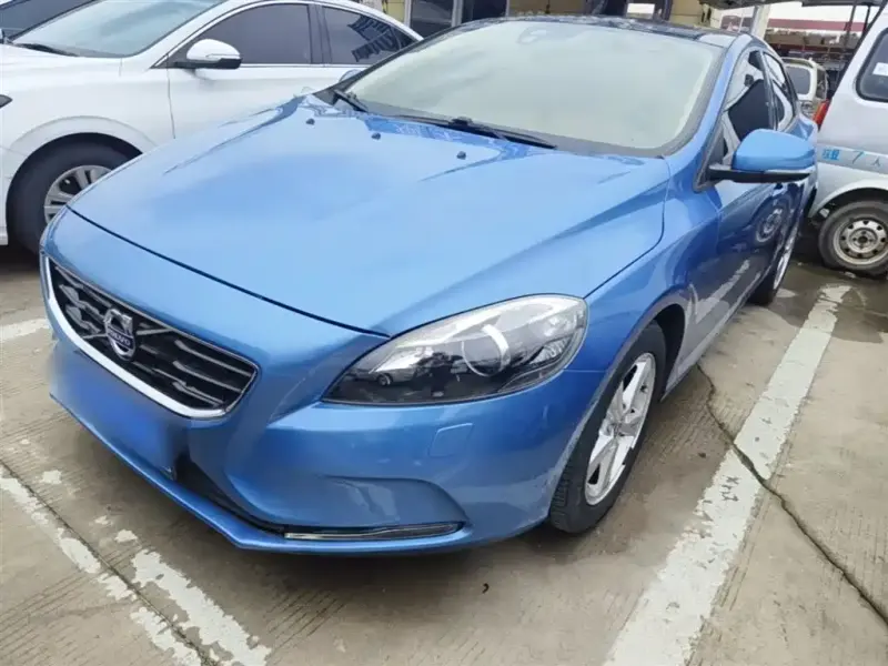 Volvo V40, 2016