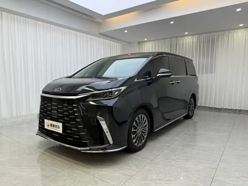Lexus LM, 2023